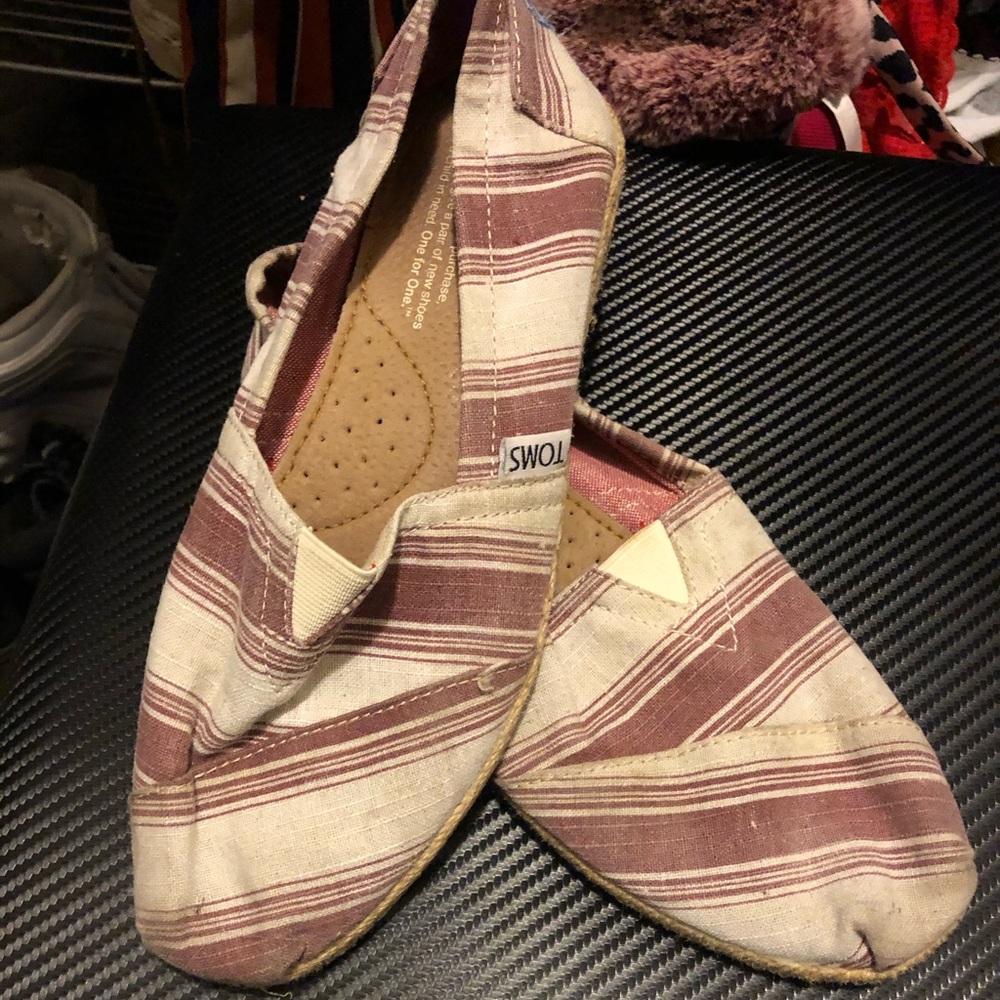 TOMS size 6.5W